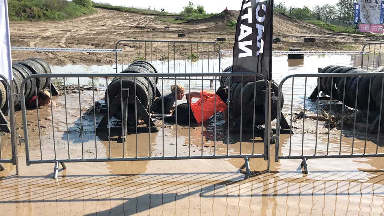 Наталія Дідовець долає найбруднішу перешкоду