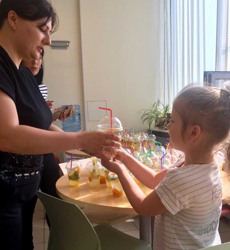 День Лимонаду