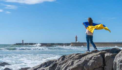 Чи варто зберегти договір страхування життя закордоном?