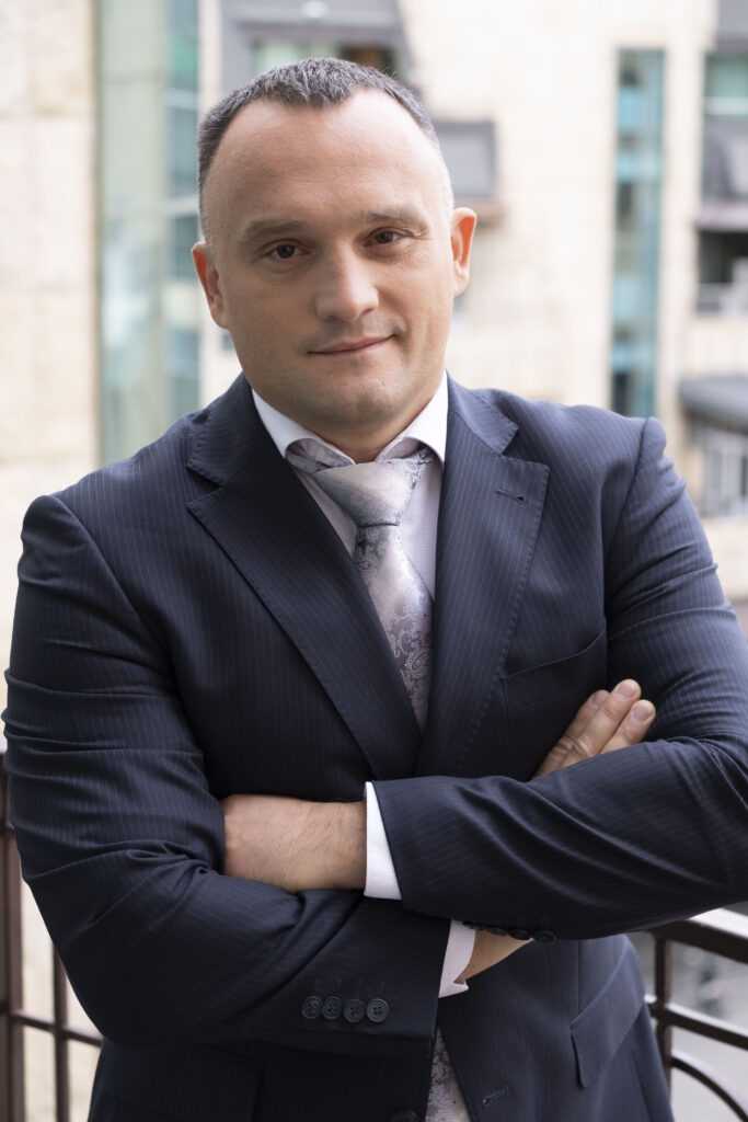 Владислав Махлай